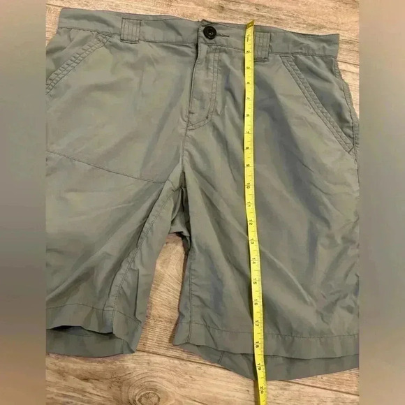 Columbia Omni-Shade grey shorts size 32 X 9 - Picture 7 of 7